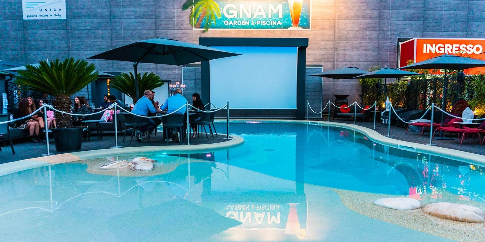 Il garden con piscina di Gnam a Vigarano Mainarda